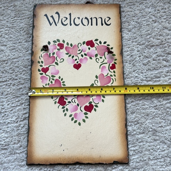 Vintage Hand-Painted Heart Wreath Slate with Leather Hanger-Excellent Condition - Picture 6 of 6
